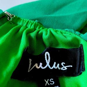 LuLus maxi dress. Beautiful green with cross cross adjustable straps.Non smoker